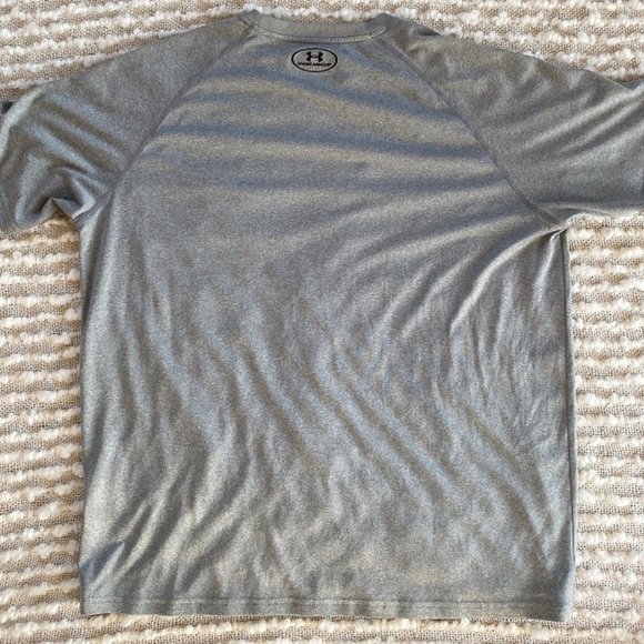 Under Armour Heat Gear T-Shirt. - Picture 2 of 4